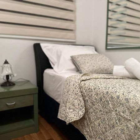Family Apartment Makarska Bagian luar foto